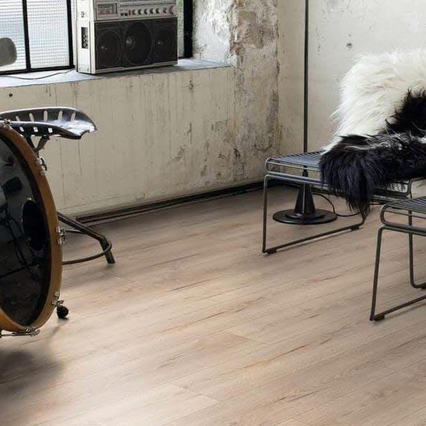 Instalación de suelo realizada por Tarima Diniz